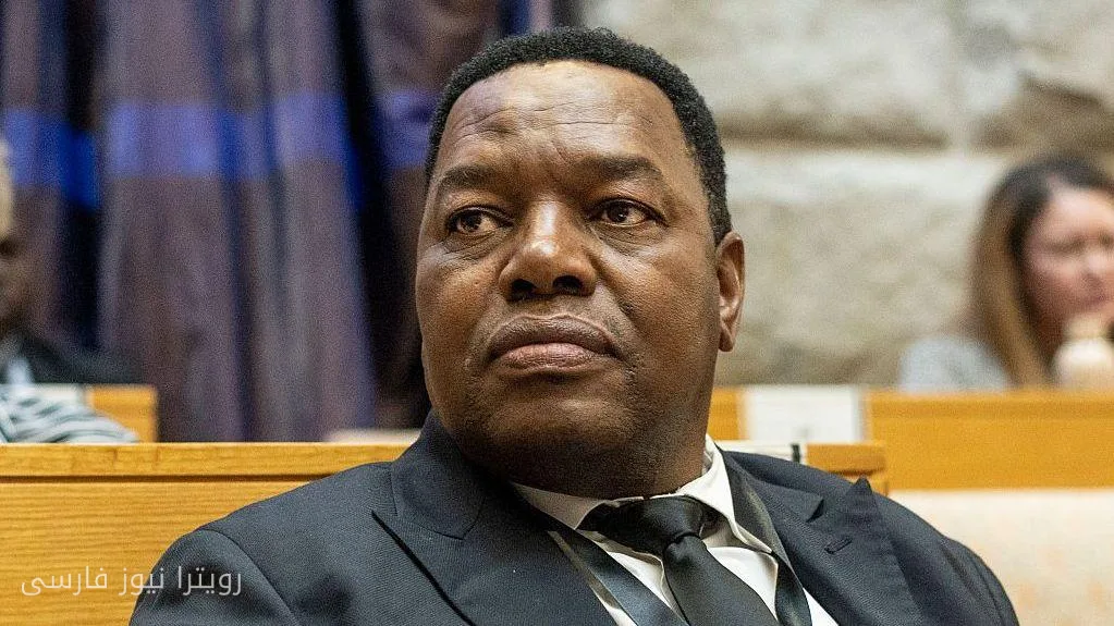 Suspension des Polizeichefs von Südafrika mit Aufhebung der Strafvorwürfe