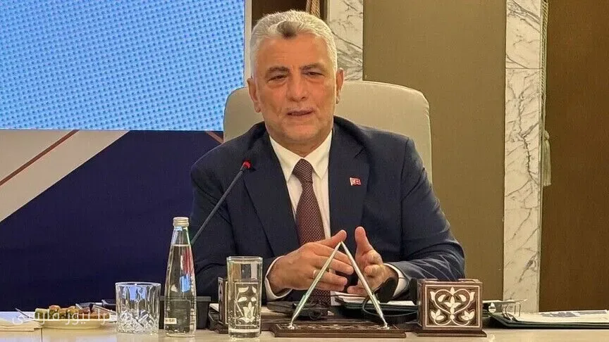 Le ministre du Commerce turc discute du renforcement des relations économiques avec des responsables italiens